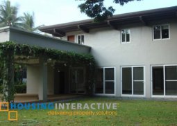 4-bedroom with pool for lease at dasmarinas village