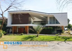 fully furnished 4-bedroom timeless house for sale in las piñas