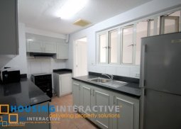 simple 1 br condo unit for rent at two lafayette square makati