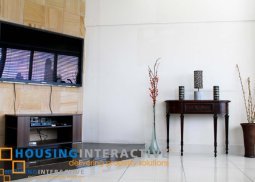 bi-level 2 br condo unit for rent at one rockwell makati