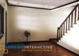 semi-furnished 6-bedroom house for rent in palm village