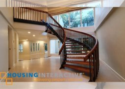 bare 5-bedroom house with pool for rent in dasmariÑas village