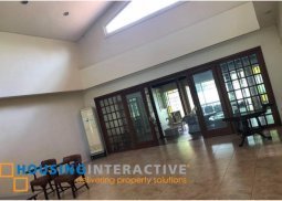 semi-furnished classy 4-bedroom house for rent in dasmariÑas village