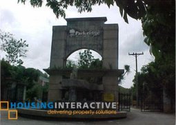 spacious lot for sale in parkrdige estate