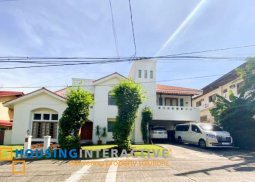 luxurious 2-storey, 4-bedroom house with pool for rent in ayala alabang village