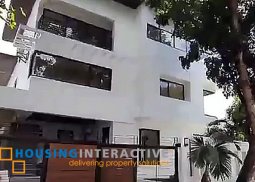 brand new 3-storey, 5-bedroom house for sale in hillsborough