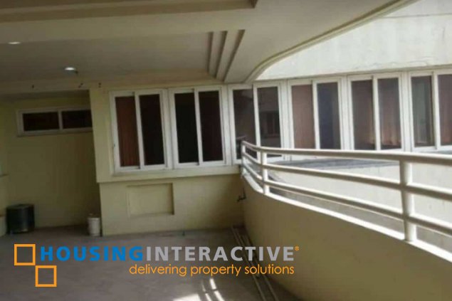 4br unit for lease in cleveland tower paranaque