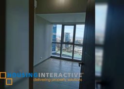 bare 3-bedroom unit for rent in uptown parksuites