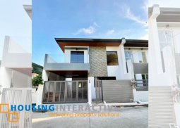 modern 2-storey, 4-bedroom house with balcony for sale in greenwoods executive village