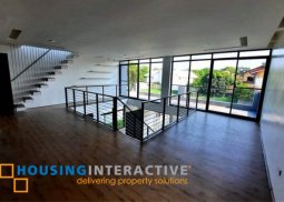 luxurious 2-storey, 5-bedroom house with roof deck for sale in vermont park executive village