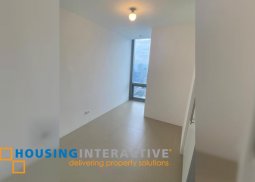 spacious 4-bedroom penthouse unit with balcony for rent in the suites