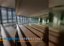 semi-furnished 3-bedroom unit with balcony for rent in proscenium