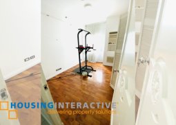 a semi furnished 2 bedroom unitfor least in penhurst parkplace bgc taguig