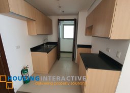 exquisite 1-bedroom unit with balcony for sale in verve residecnes