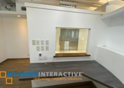 fitted out office space for sale/rent in high street corporate plaza