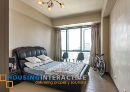 executive 3-bedroom unit with balcony for rent in 8 forbestown road
