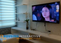 fully furnished with 2br and maid's room/ storage in the grove by rockwell