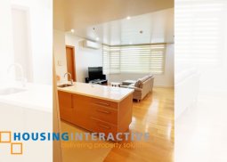 a 1 bedroom w/ balcony at point tower