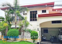 neo-classic 2-storey, 5-bedroom house for sale/rent in bf homes