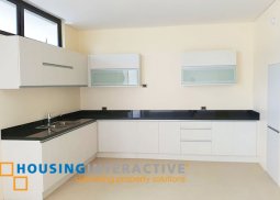 for sale 2 storey town house at bf homes