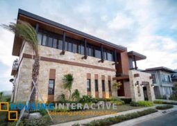 luxurious 5-bedroom house with pool for sale in tagaytay midlands