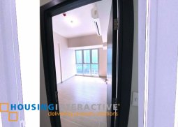 modern 2-bedroom unit for rent in uptown parksuites