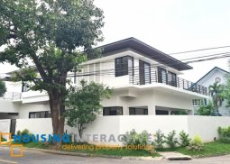 brand new 2-storey, 5-bedroom house with balcony for sale in bf homes