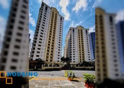 semi furnished 2br unit for lease in forbeswood heights, taguig