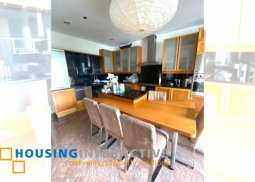 a 3 bedrooms condo unit in the essensa tower in taguig