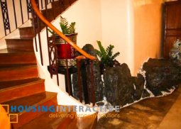 grand 3-storey, 6-bedroom house for rent in merville park village