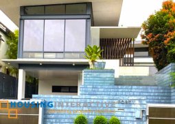high-end 2-storey, 5-bedroom house with pool for sale in ayala westgrove heights