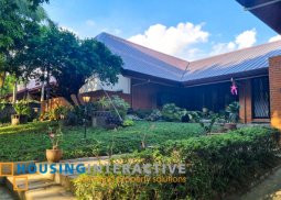 grand & spacious 4-bedroom house with pool for rent in dasmariÑas village