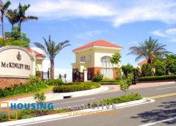 for rent- 4 storey house in mckinley hill village