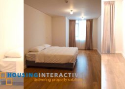 spacious 3-bedroom unit with balcony & parking for rent in park terraces