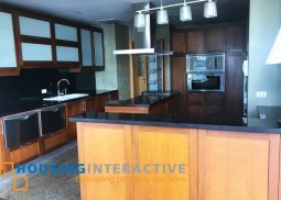grand 4br condo unit for rent at the regent parkway bgc