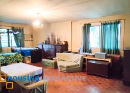 classy 2-storey, 6-bedroom house with parking for sale in white plains