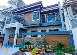 grand 2-storey, 3-bedroom house with balconies & parking for sale in ciudad verde