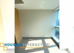 a semi-furnished 1 bedroom unit for sale in uptown parksuites