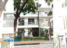 luxurious 3-storey, 5-bedroom house with balconies & parking for sale in don antonio royale