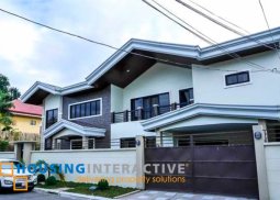 luxury 2-storey, 5-bedroom house with pool & balcony for sale in bf homes