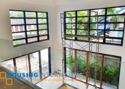 grand 2-storey, 4-bedroom house with garden & parking for sale in phoenix heights