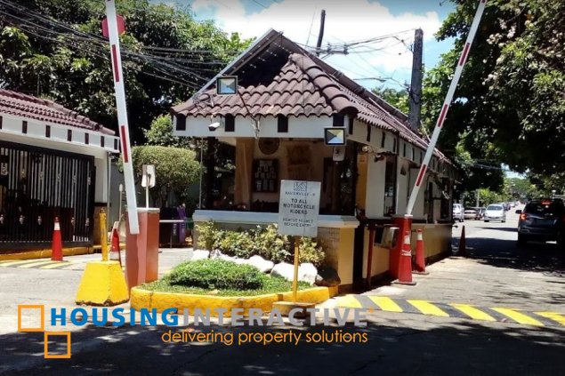 classy 6-bedroom house with pool & parking for sale in varsity hills