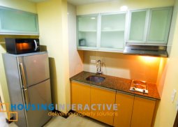 for rent -studio in two central