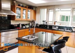 3-br fully furnished condo unit