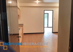 for rent 1br unit with balcony at calathea place