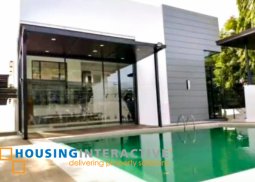 grand 2-storey, 6-bedroom house with pool for rent in merville park village