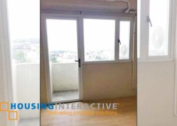 semi-furnished studio unit for rent in river green residences