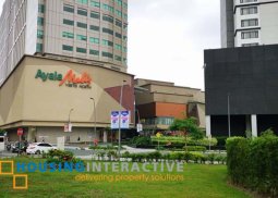 for rent -studio in vertis north