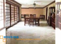 classy 2-storey, 3-bedroom house with parking for rent in corinthian gardens