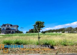 prime lot for sale in versailles